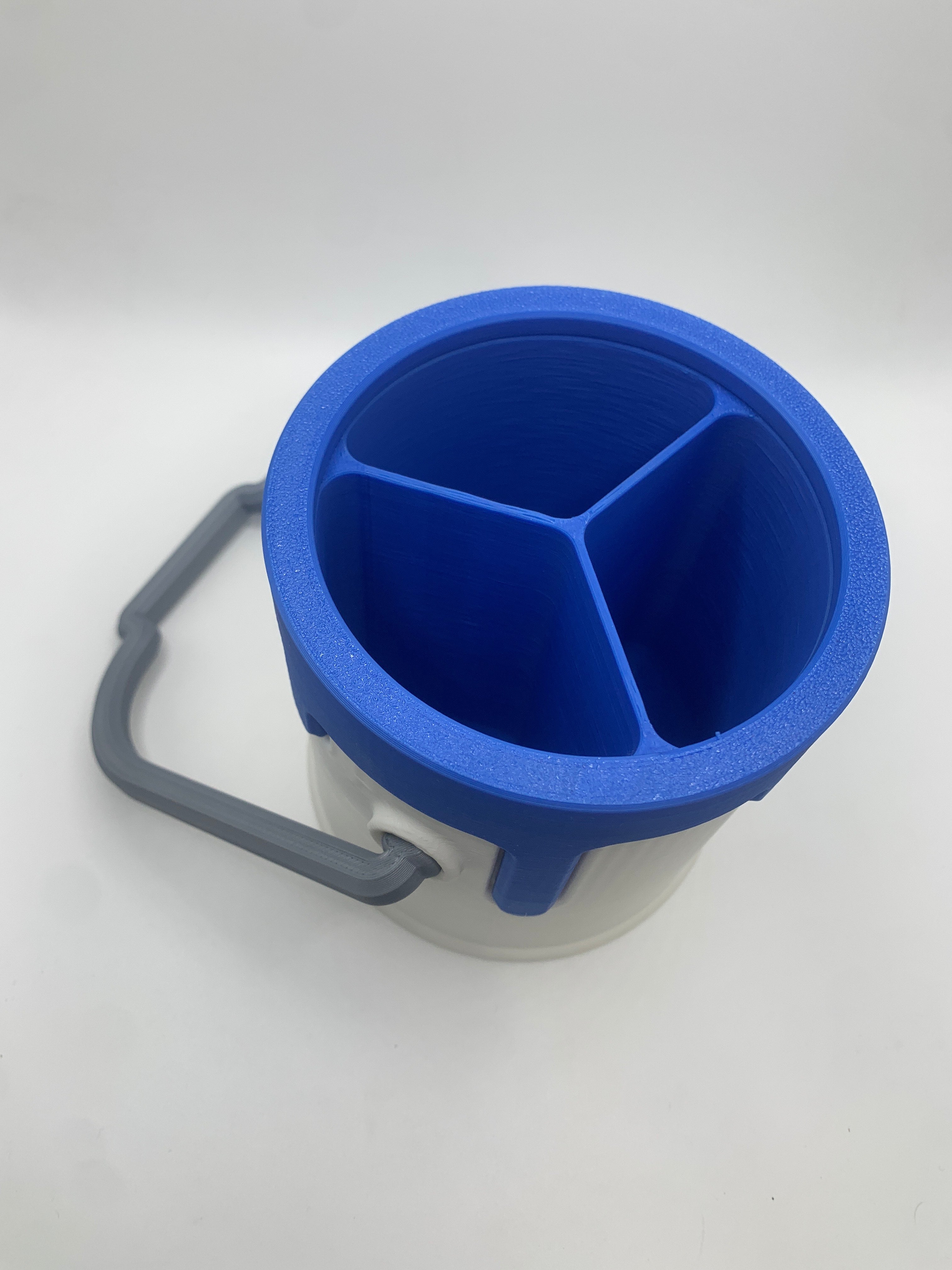 3D Printed Drippy Paint Bucket Pencil Holder with Dividers
