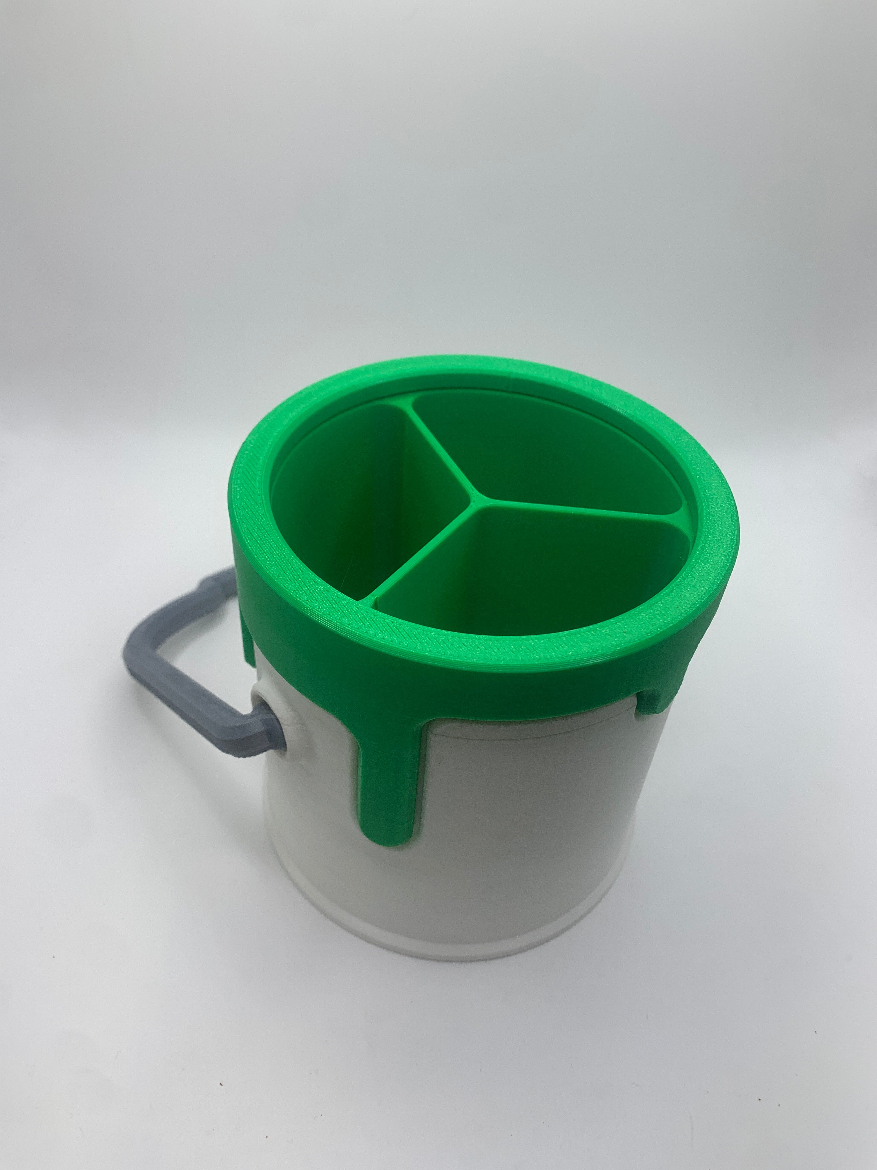 3D Printed Drippy Paint Bucket Pencil Holder with Dividers