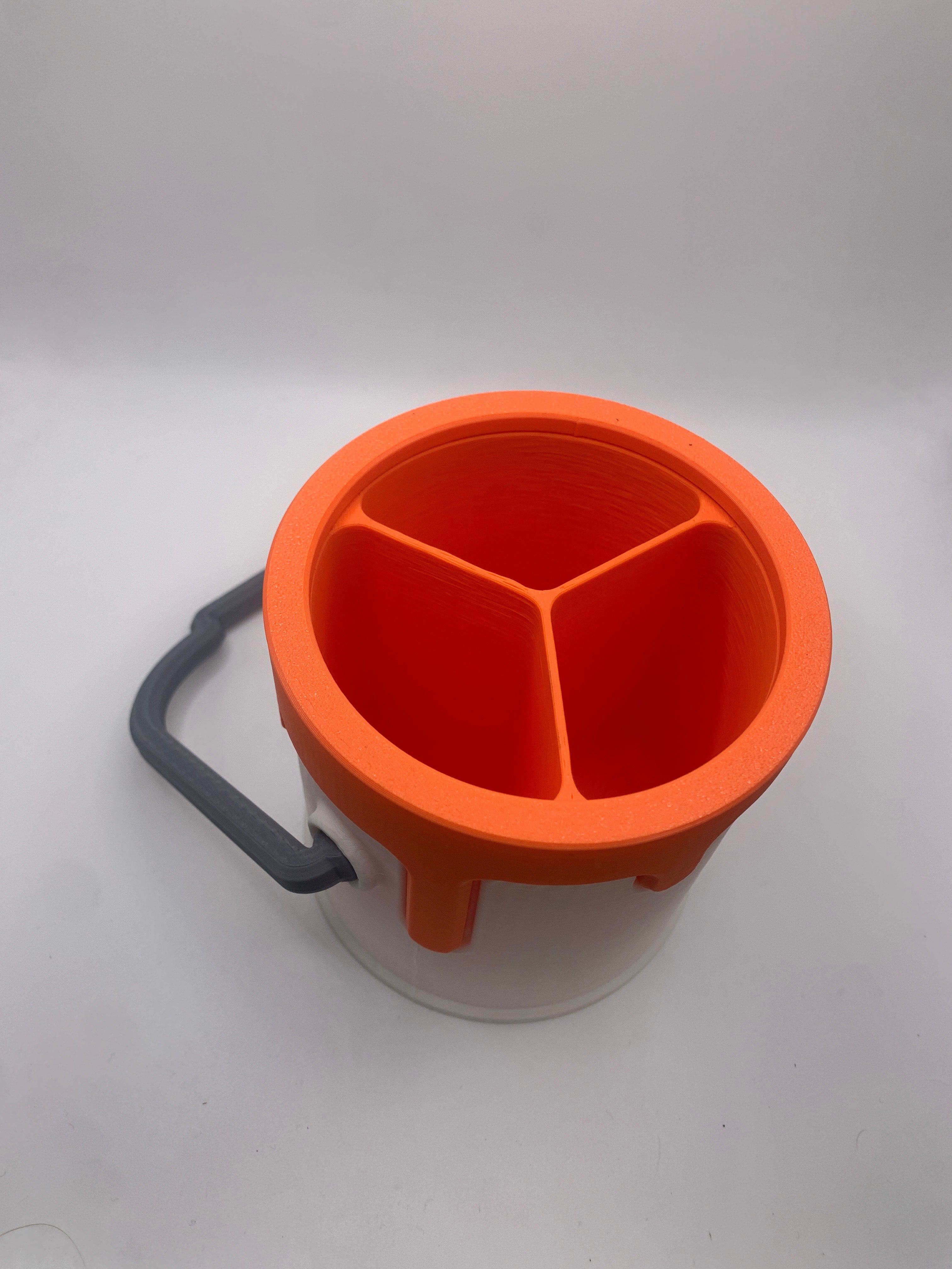 3D Printed Drippy Paint Bucket Pencil Holder with Dividers