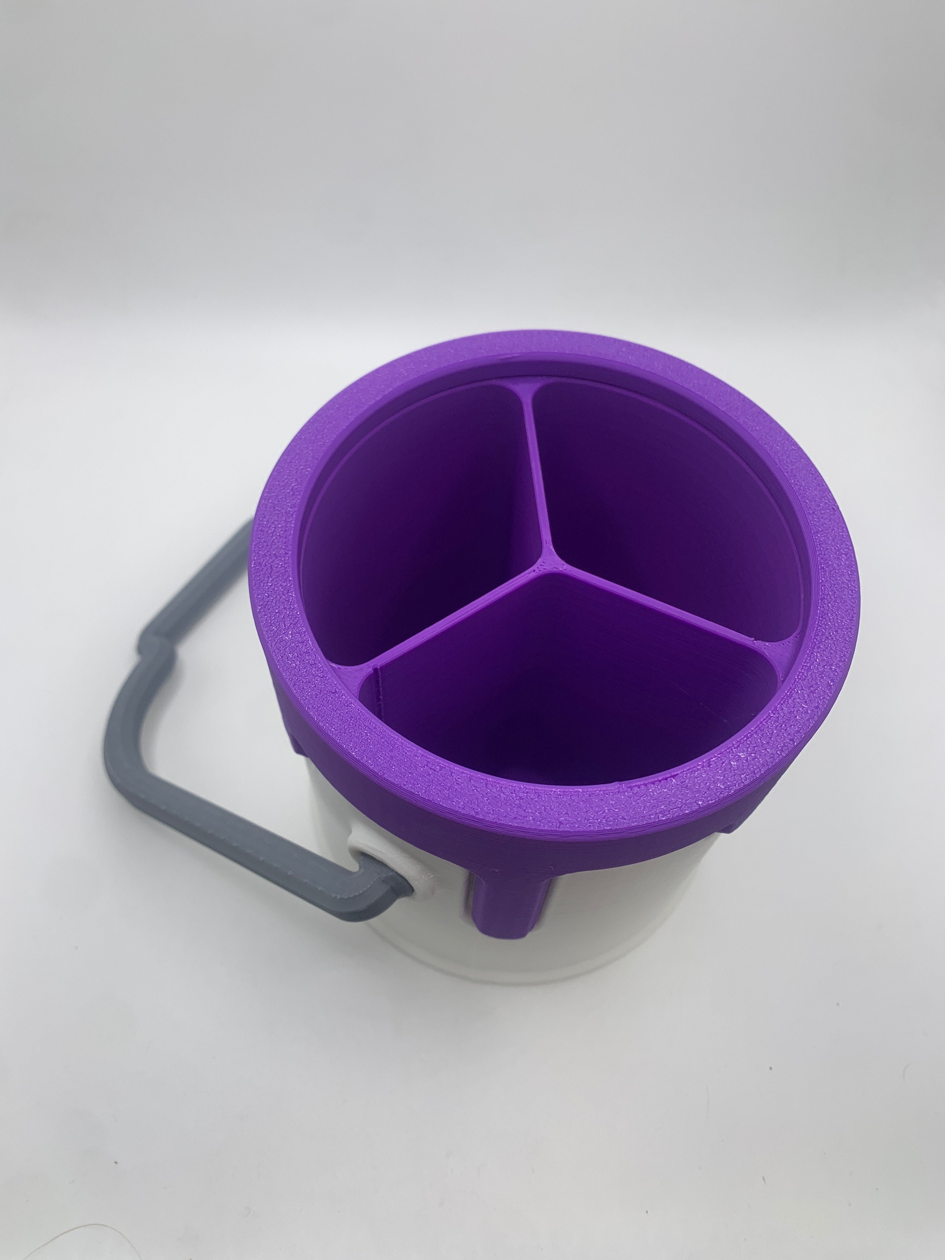 3D Printed Drippy Paint Bucket Pencil Holder with Dividers